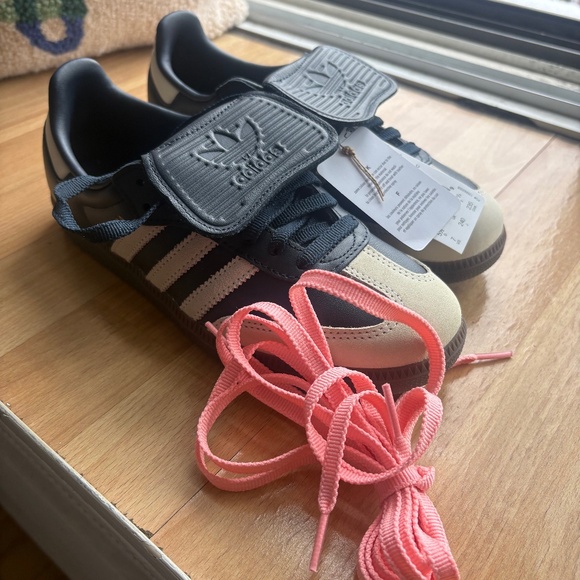 NEW - Adidas samba long tongue - Picture 1 of 7